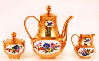 Henneberg porcelán aranyszínű virágmintás 6 személyes teáskészlet, jelzett