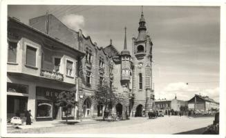 Munkács, Városháza, Vas kereskedés, Női kalap üzlet / town hall, shops