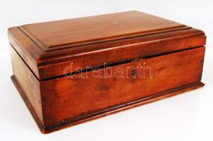 Nagyméretű régi fa doboz kulcsokkal, 22x32x12 cm