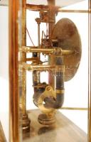 Bulle Clockette elektromos asztali óra, réz házban, metszett üveggel, működik, 10×13 cm, m:24,5 cm