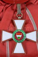 1946. "A Magyar Köztársaság Érdemrend Nagykeresztje" zománcozott kitüntetés vörös, rozettá...