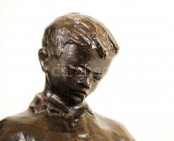 Jelzés nélkül: Dugdosó fiú. Festett vas, m:15 cm