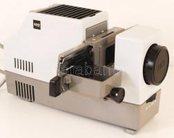 ELMO S-300 japán lemezes diavetítő, diavetítő vászon eredeti dobozában, 100 db városképes lemez