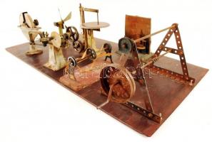 cca 1940 Transzmissziós szerszámgépek gyerekeknek, fa lemezre erősítve, rozsdás hiányos állapotban, ...