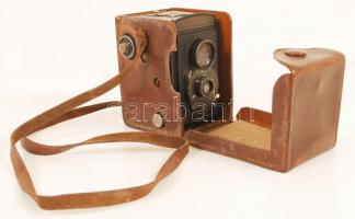 Voigtländer Brillant típusú antik fényképezőgép bőr tokkal /
Voigtländer camera with leather case