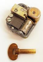 Zenélő dobozba való szerkezet kulccsal