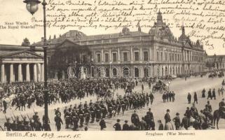 Berlin, Zeughaus / war museum, marching soldiers