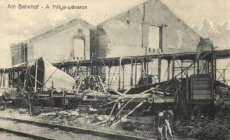 Brassó felszabadítása, a vasútállomás / Befreiung Kronstadts, am Bahnhof; railway station