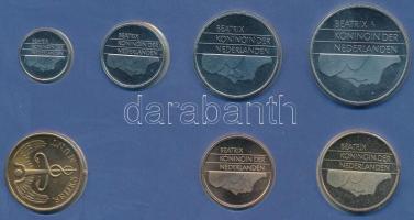 Hollandia 1990. 5c-5G 6xklf db + "Noord-Brabant" emlékérem szettben T:FDC
Netherlands 1990...