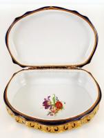 ATB jelzésű porcelán doboz, gazdagon aranyozott, nyitható fedelű, hibátlan, jelzett, 32x24x16 cm