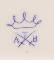 ATB jelzésű porcelán doboz, gazdagon aranyozott, nyitható fedelű, hibátlan, jelzett, 32x24x16 cm