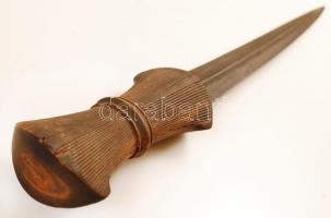 Perzsa tőr bivalyszaruból készült nyéllel, h: 41 cm