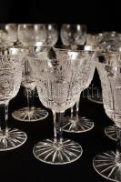 Kristály poharak, csiszoltak, néhányon apró csorba, összesen:53 db