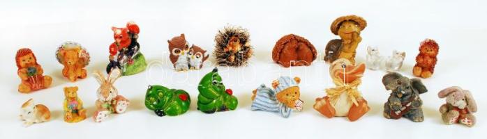 Vidám állatkás kerámia figurák(bagoly, elefánt, süni, teknős stb.), 19 db