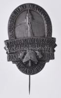 1932. "X. Jubileumi Nagygyűlése a Szlovenszkói Országos Tűzoltószövetségnek Komáromban 1932.V.15-16." Al kitűző (39x29mm). Szign.: Karnet-Kysely Praha-XI T:2