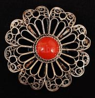 Ezüst (Ag) virág alakú filigrán bross kővel díszítve, jelzés nélkül, br: 6,8 g / Flower, silver  brooch, br: 6,8 g