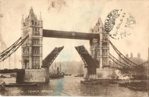 London, Tower bridge, ships (EK)