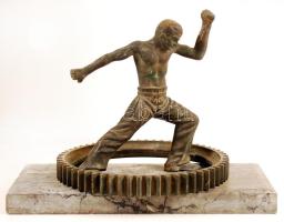 Jelzés nélkül: szocreál szobor márvány talapzaton 37x30 cm