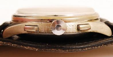 1944 Doxa kétkörös stopper karóra, eredeti számlappal, mechanikus, működik, acél hátlapon sorszámmal...
