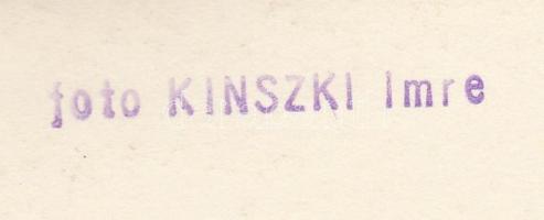cca 1930-1935 Kinszki Imre (1901-1945): Kis család, pecséttel jelzett vintage fotóművészeti alkotás,...
