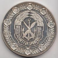 NDK 1982. "30 éves a Sport és Technológia Egyesület / Ernst Schneller" ezüstözött bronz em...