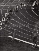 cca 1970 Zsigri Oszkár: Start, feliratozott vintage sportfotó, 24x18 cm