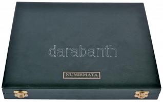 Éremtartó kazetta kivehető tálcával, 24 férőhellyel, használt de újszerű állapotban