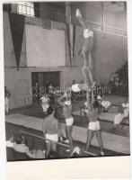 cca 1950 Budapest, gúlaépítő bajnokság, 15x12 cm