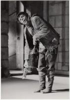 1974 L. Ruszka (Párizs): Quasimodo, pecséttel jelzett vintage fotóművészeti alkotás, 17x12 cm