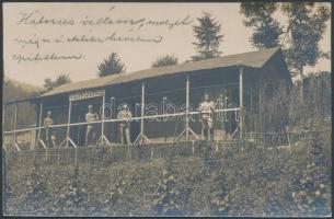 cca 1915-1916 Katonai fotólap, Villa Isonzo és lakói, feliratozva, 9x14 cm