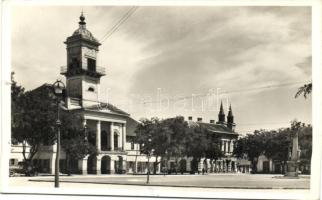 Zombor, Városháza, Római katolikus templom / town hall, Roman Catholic church (b)