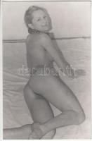 cca 1970 Tedd már le a fényképezőgépet! Finoman erotikus fotó, 14x9 cm / erotic photo