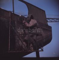 cca 1960-1970 Kotnyek Antal felvételei a Balatonfüredi Hajógyárról, 9 db színes diapozitív kép, 6x6 ...