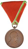 1939. "Magyar Bronz Vitézségi Érem" bronz kitüntetés mellszalaggal T:2 Hungary 1939. "Bronze Medal for Bravery" bronze decoration with ribbon C:XF NMK 439.