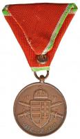 1939. "Magyar Bronz Vitézségi Érem" bronz kitüntetés mellszalaggal T:2
Hungary 1939. &quot...