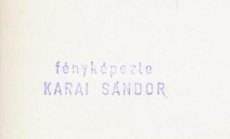 1986-1987 Karai Sándor: A GANZ-MÁVAG új metró kocsija, egy kép pecséttel jelzett, 4 db műszaki fotó,...