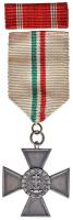 1935. "Magyar Ezüst Érdemkereszt" ezüst kitüntetés karikán jelzéssel, nem eredeti mellszalaggal, szalagsávval és tokkal T:2 Hungary 1935. "Hungarian Cross of Merit" hallmarked silver decoration with not original ribbon, miniature ribbon and case C:XF NMK 386.