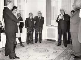 1977 André Barányi (Brüsszel): Vincze József brüsszeli  nagykövet fogadása Gertler Endre (1907-1998)...