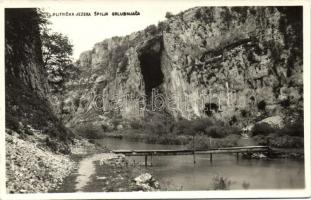 12 db VEGYES horvát és cseh városképes lap; sok Plitvicei tavak / 12 mixed Croatian and Czech town-v...