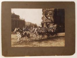 1908. október 1. Jelfy Gyula (1863-1945): I. Ferenc József magyar király és XIII. Alfonz spanyol király budapesti látogatásuk idején, aláírt vintage fotó, fotóméret 20x28 cm, karton 30x40 cm