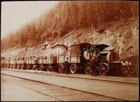 cca 1917 augusztus 17. Katonai felszerelések szállítása vasúton, 8x11 cm / cca 1917 Military photo from the world war I., military equipment's transport, 8x11 cm