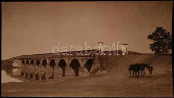 cca 1930-1940 Kerny István (1879-1963): A Hortobágyi-hídnál, pecséttel jelzett vintage fotóművészeti alkotás, 11,5x21 cm / cca 1930-1940 István Kerny (1879-1963): Bridge, Hortobágy, Hungary, description on the verso, with artist's stamp, 11,5x21 cm