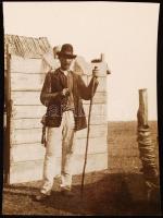 cca 1920-1930 Kerny István (1879-1963): Bugaci életképek, 2 db feliratozott, pecséttel jelzett fotó ...