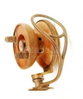 cca 1900 Bartleet's horgászorsó, forgódobos nagy zsinegvezető gyűrűvel, fa-réz, jelzett, 15×14 ...