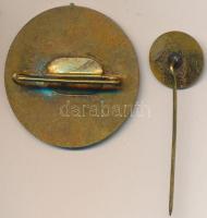~1960-1970. "Kiváló iparőr" zománcozott jelvény, dobozban, kitűzővel T:2