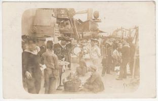 1916 S.M.S. Szigetvár a kikötőben, árusokkal. Futott fotólap. / Warship in port with vendors. Used photo postcard