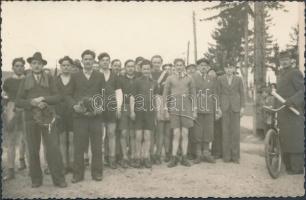 1941 Nagykároly, Március 15-i staféta futás csoportkép / running race group photo