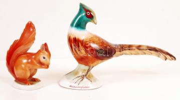 Jelzett mókus és fácán figura, egyiken hajszálrepedésekkel, m:14 és 17 cm