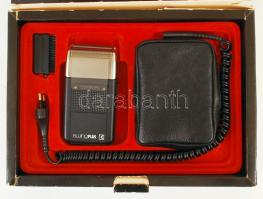 Vegyes bolhapiac tétel: órák (kar-, zseb-, utazó, részben működőképesek), rádió, gyerekjátékok, szem...