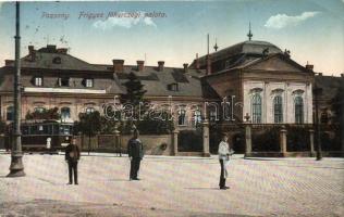 Pozsony, Frigyes főhercegi palota, villamos Törley reklámmal / palace, tram (EK)